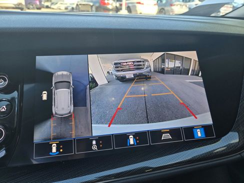 Used 2021 Buick Envision Essence w/ Technology Package I image 17