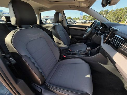Used 2026 Volkswagen Jetta SE FWD image 13