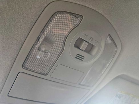 Used 2014 Toyota Prius V Five image 33