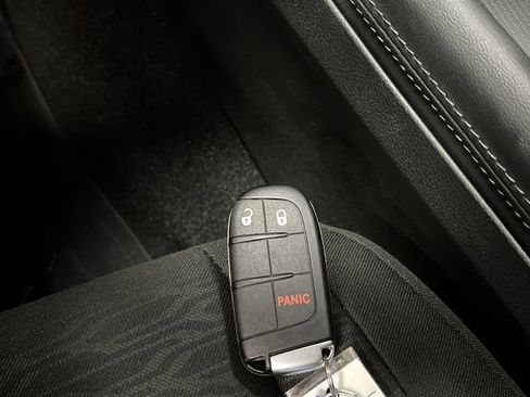 Used 2024 Dodge Durango SXT w/ 3rd Row Seating Group image 26