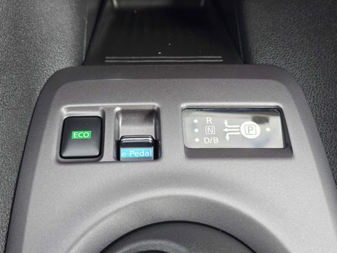 Used 2024 Nissan Leaf S FWD image 29