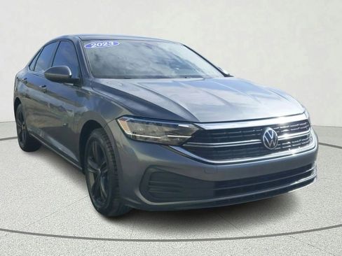 Used 2023 Volkswagen Jetta SE FWD image 1
