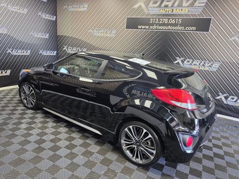 Used 2016 Hyundai Veloster Turbo FWD image 9
