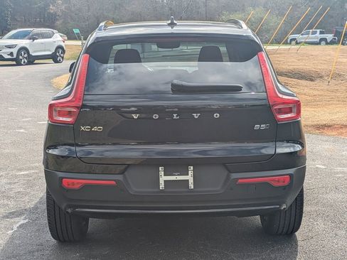Used 2026 Volvo XC40 B5 Core AWD/4WD image 5