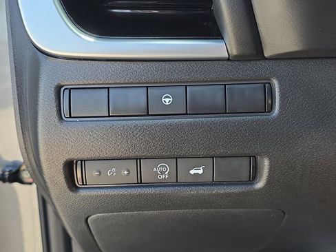 Certified 2026 Nissan Rogue SL FWD image 29