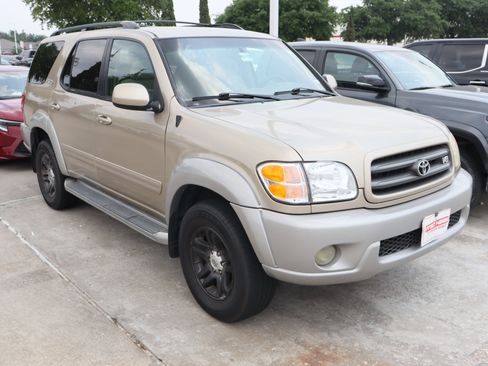 Used 2003 Toyota Sequoia SR5 RWD image 2