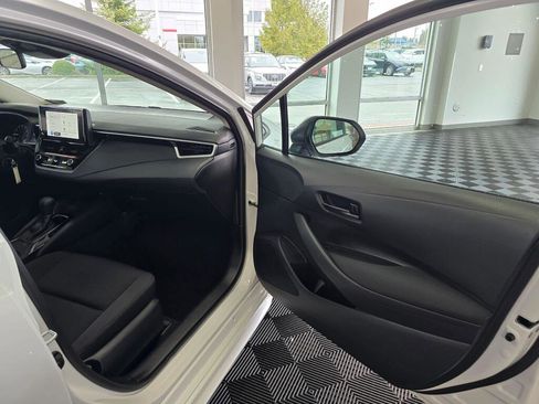 Used 2024 Toyota Corolla LE image 42