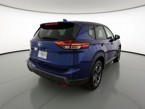 Used 2025 Nissan Rogue SV FWD image 9