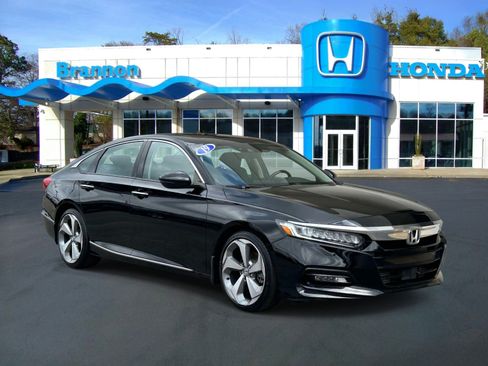 Certified 2019 Honda Accord Touring image 1