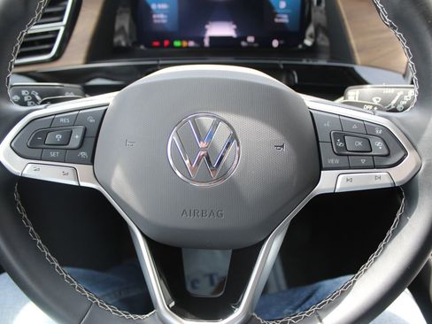 Used 2024 Volkswagen Atlas SE AWD/4WD image 26