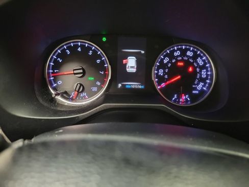 Used 2020 Toyota RAV4 XLE FWD image 24