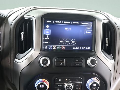 Used 2023 GMC Sierra 3500 Denali w/ Denali Ultimate Package AWD/4WD image 12