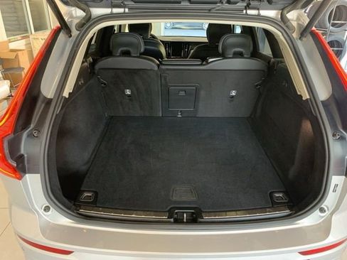 Certified 2025 Volvo XC60 B5 Plus image 7