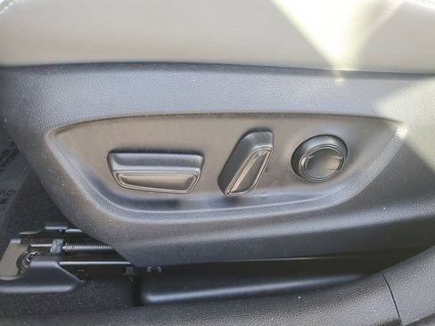 Certified 2022 Toyota Prius Prime Limited image 15