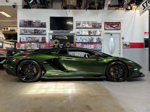 Used 2021 Lamborghini Aventador SVJ AWD/4WD image 41