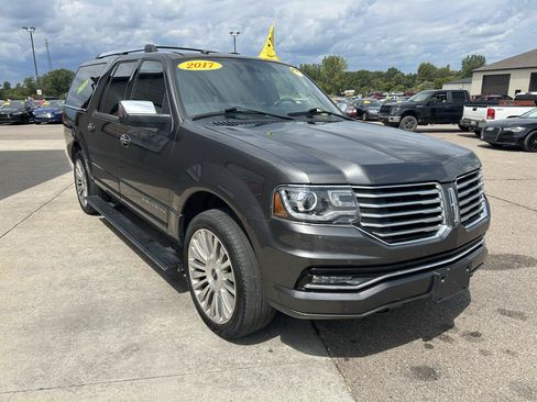 Used 2017 Lincoln Navigator L Reserve AWD/4WD image 3