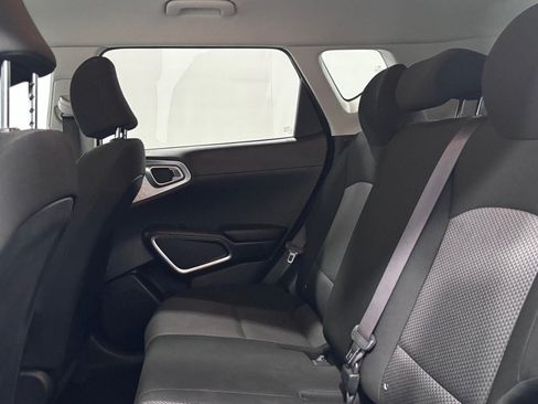 Used 2021 Kia Soul LX FWD image 23