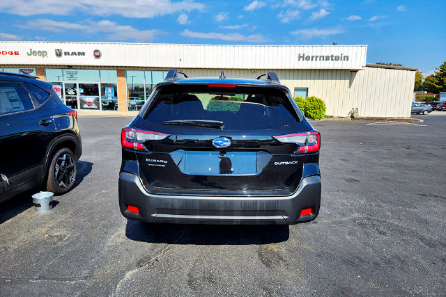 Used 2023 Subaru Outback Premium AWD/4WD image 33