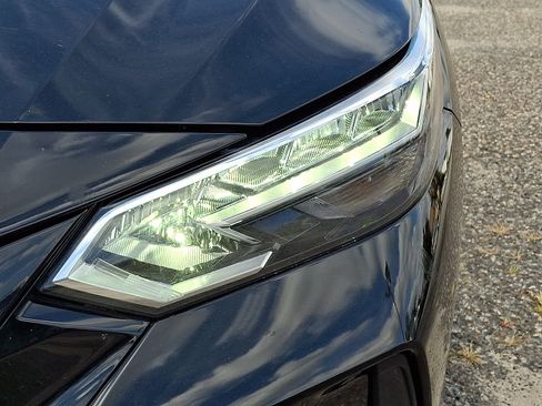 Certified 2022 Nissan Sentra SR w/ Midnight Edition FWD image 8