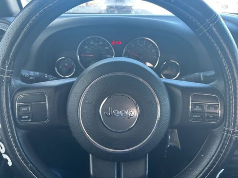 Used 2015 Jeep Wrangler Sport image 9