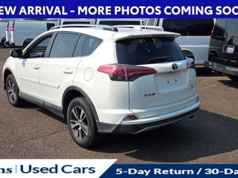 Used 2018 Toyota RAV4 XLE AWD/4WD image 7