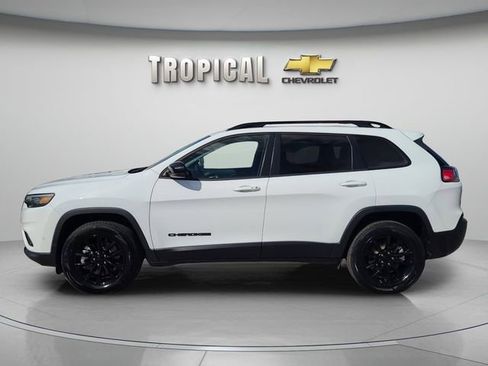 Used 2023 Jeep Cherokee Altitude Lux image 2