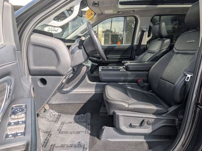 Used 2025 Ford Expedition Platinum
