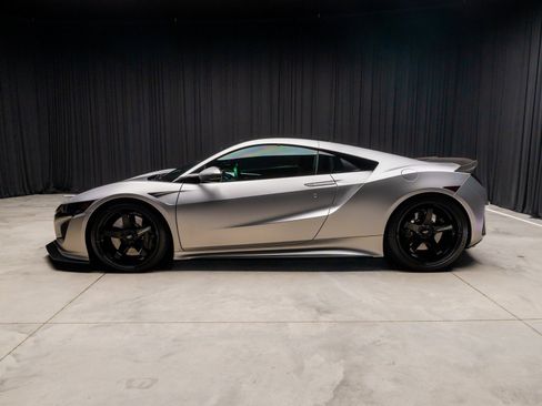 Used 2017 Acura NSX image 10