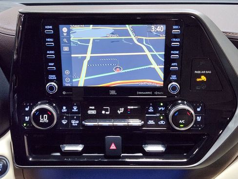 Used 2021 Toyota Highlander Limited image 37