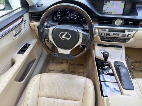 Used 2015 Lexus ES 350 w/ Luxury Package image 28
