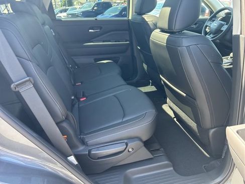 New 2026 Nissan Pathfinder SL AWD/4WD image 14