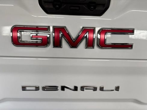 Used 2024 GMC Sierra 3500 Denali w/ Denali Reserve Package AWD/4WD image 10