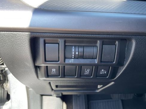 Used 2019 Subaru Outback 2.5i Premium image 17