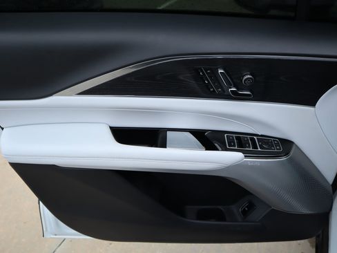 Used 2024 Cadillac Lyriq Luxury RWD image 19