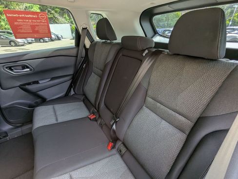 Certified 2025 Nissan Rogue SV FWD image 24
