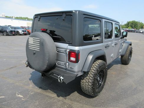 Used 2018 Jeep Wrangler Unlimited Sport S AWD/4WD image 4