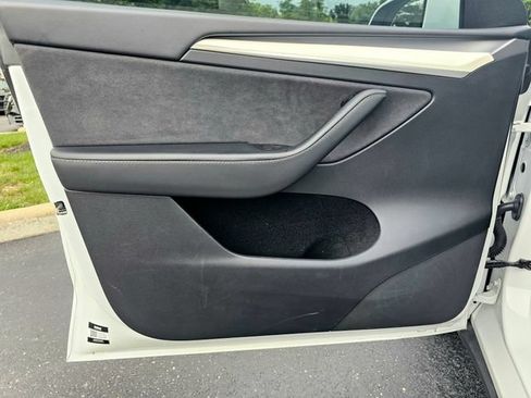 Used 2022 Tesla Model Y Performance AWD/4WD image 21