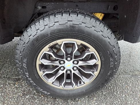 Used 2020 Chevrolet Colorado ZR2 image 21