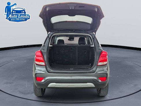 Used 2017 Chevrolet Trax LT w/ LT Convenience Package AWD/4WD image 8