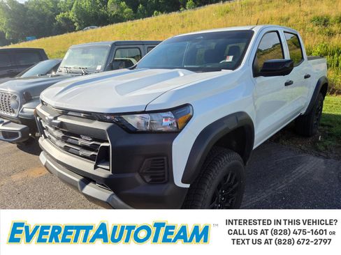 Used 2023 Chevrolet Colorado Trail Boss w/ Technology Package AWD/4WD image 1