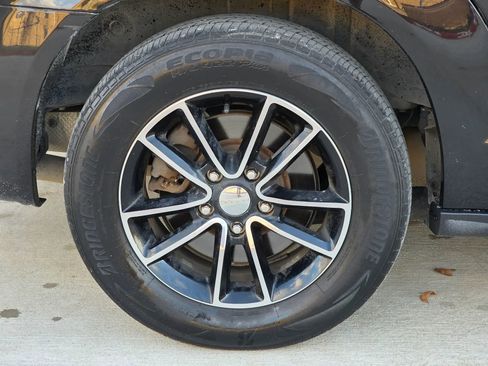 Used 2017 Dodge Grand Caravan GT image 29