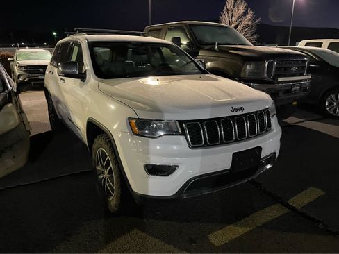 Used 2017 Jeep Grand Cherokee Limited image 3