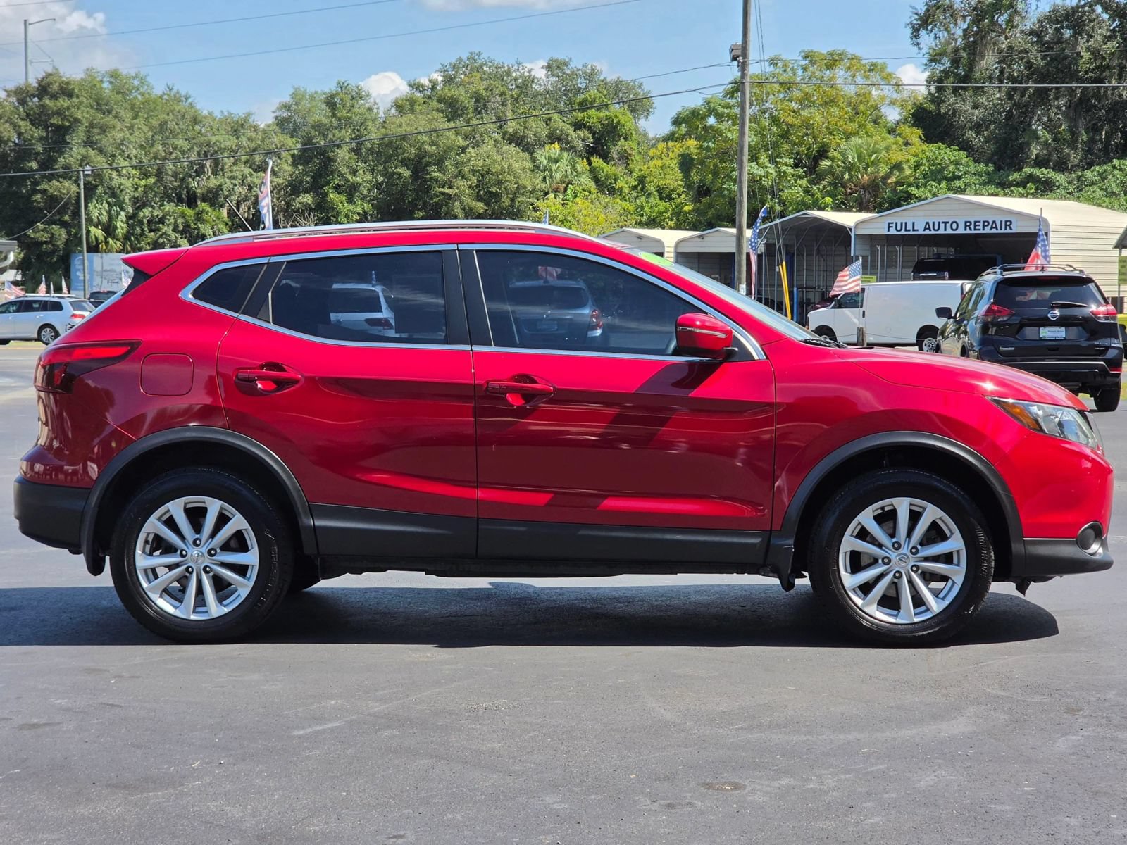 Used 2017 Nissan Rogue Sport SV FWD image 4