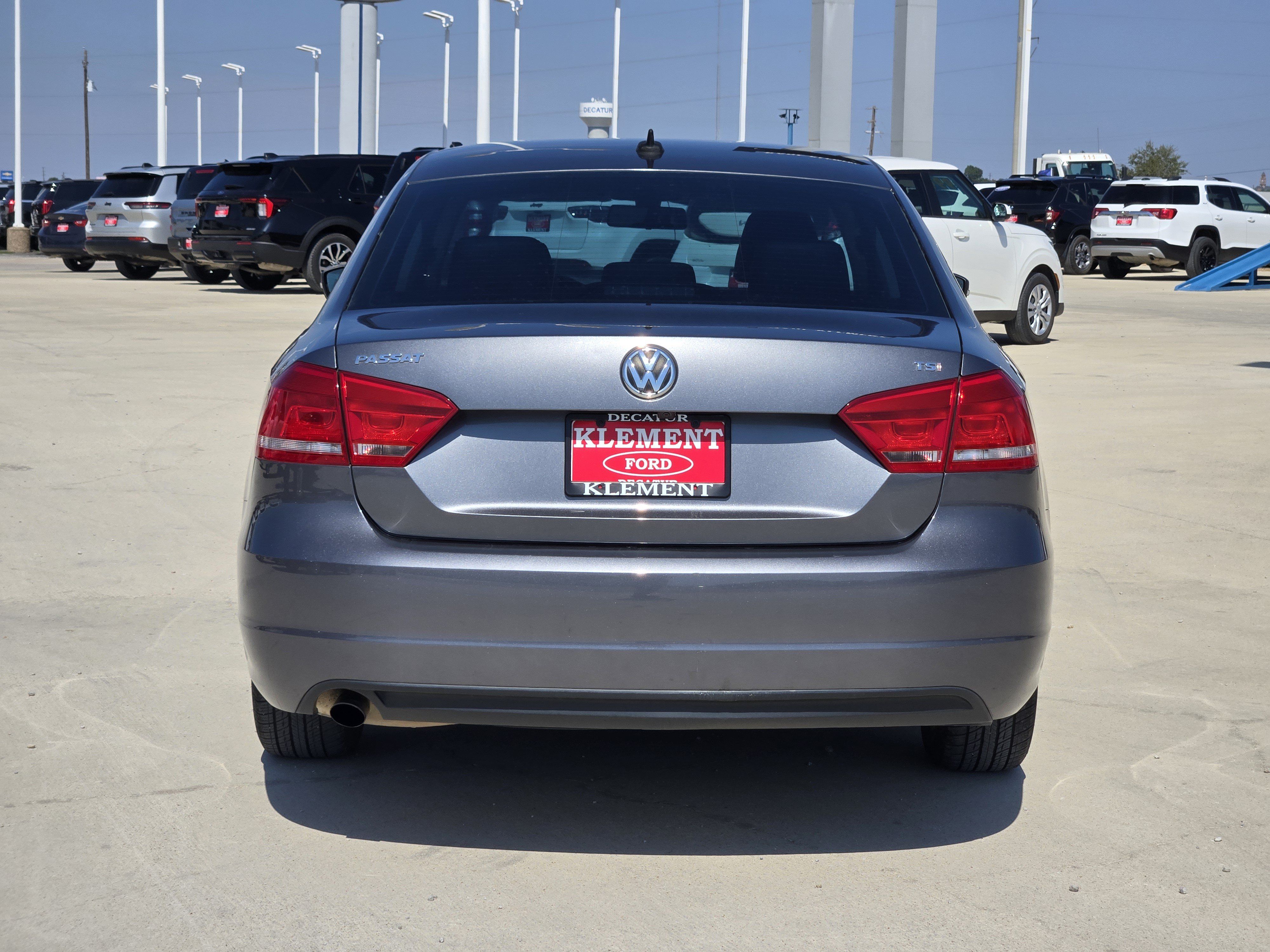 Used 2015 Volkswagen Passat 1.8T Limited Edition FWD image 6