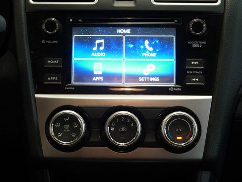 Used 2016 Subaru Crosstrek 2.0i Premium image 19