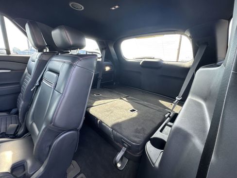 Used 2025 Ford Explorer ST-Line w/ Premium Package image 31