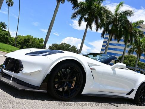 Used 2016 Chevrolet Corvette Z06 w/ 3LZ Preferred Equipment Group RWD image 8