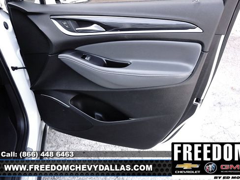 Used 2023 Buick Enclave Essence image 36