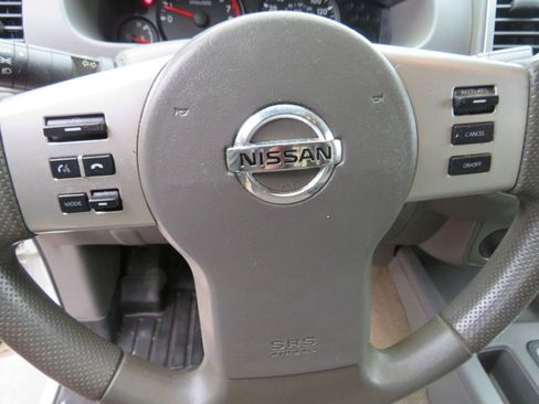 Used 2018 Nissan Frontier SV RWD image 10