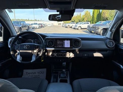 Used 2021 Toyota Tacoma SR5 AWD/4WD image 17